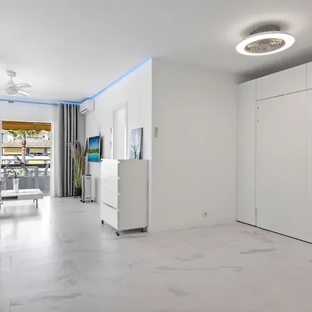 Fabulous One Bedroom Flat With Pool At The Golden Mile *