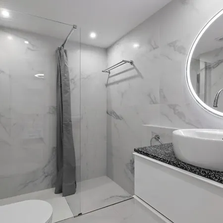 Fabulous One Bedroom Flat With Pool At The Golden Mile