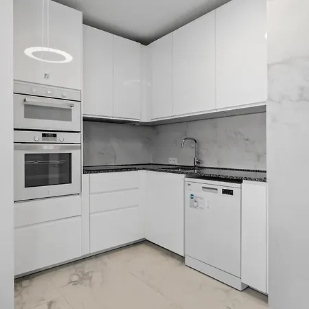 Fabulous One Bedroom Flat With Pool At The Golden Mile Apartment *